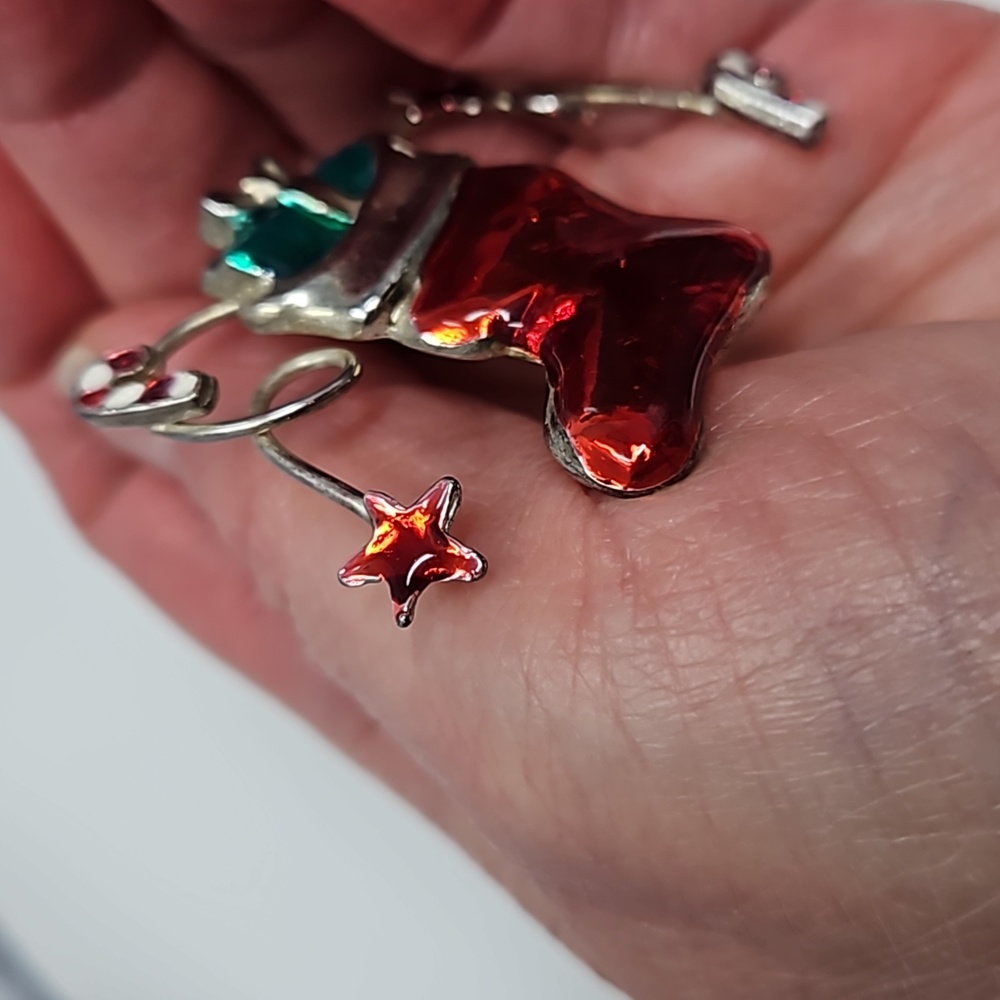 Christmas Stocking Brooch Pin Silver Tone Enamel Red Green White - Picture 12 of 12